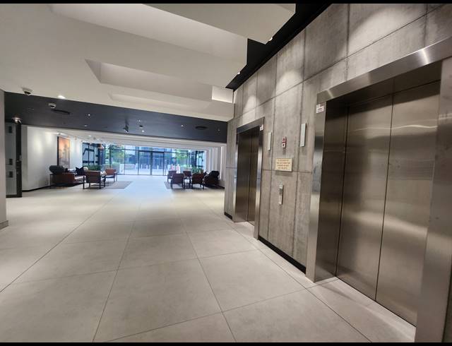 333M² OFFICE TO LET IN VORNA VALLEY